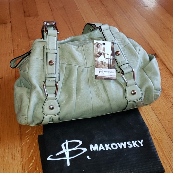 b. makowsky Handbags - B Makowsky NWT Leather Purse